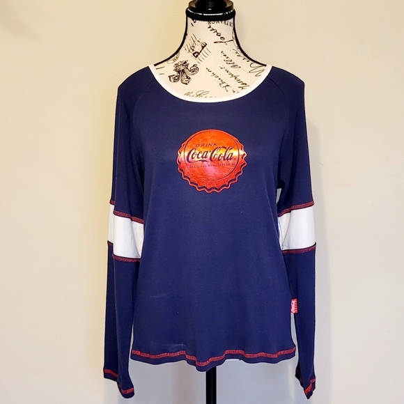 COCA-COLA TEE!! ❤️🤍💙 - Picture 1 of 7